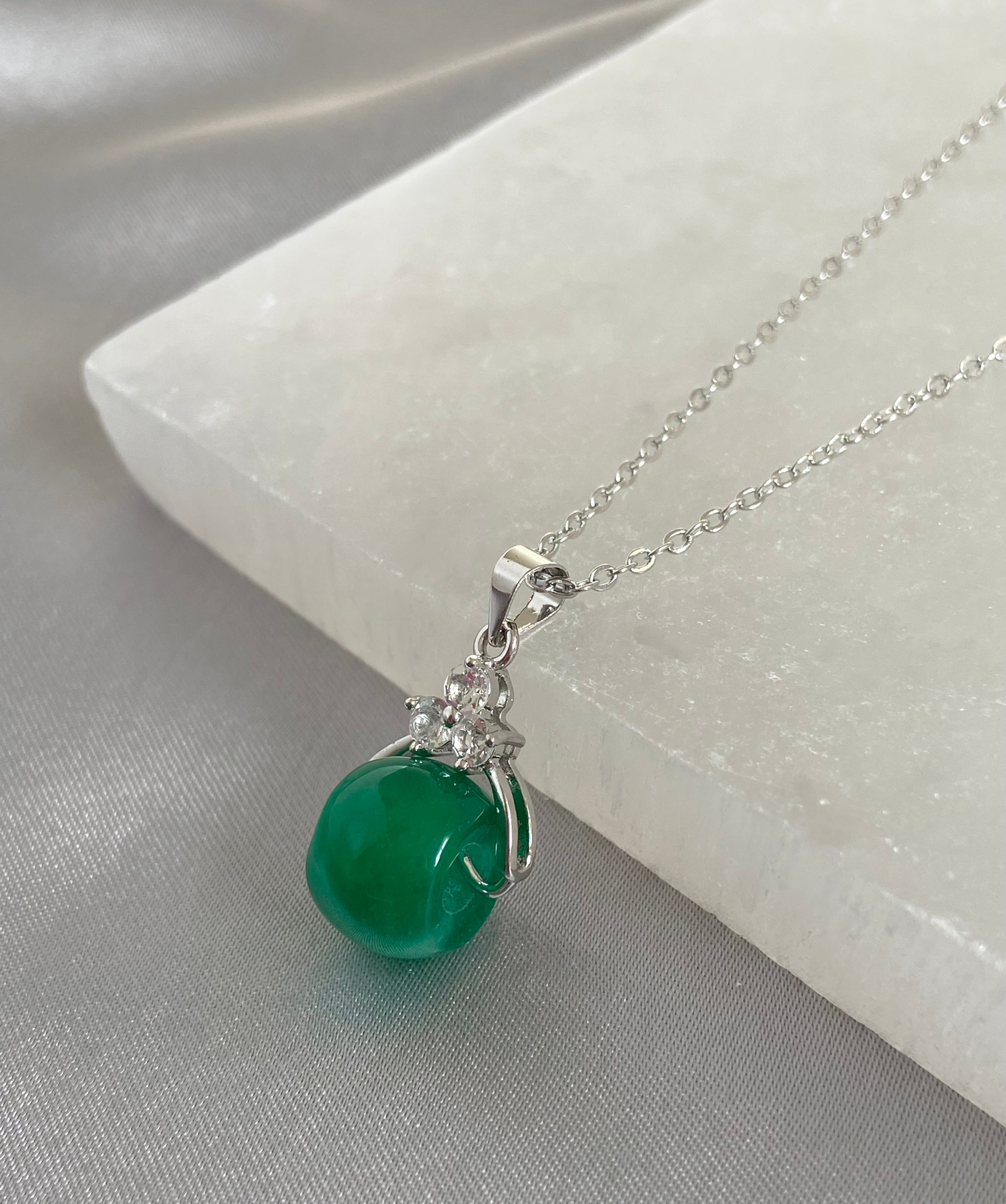 Green Jade Ganesh Silver Pendant | himalaya rudraksha anusandhan kendra